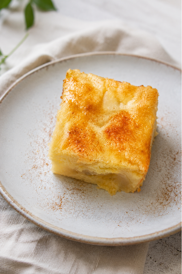 Part de gâteau léger aux poires