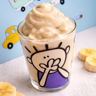Glace banane sans sorbetière et sans sucre ajouté dans un verre