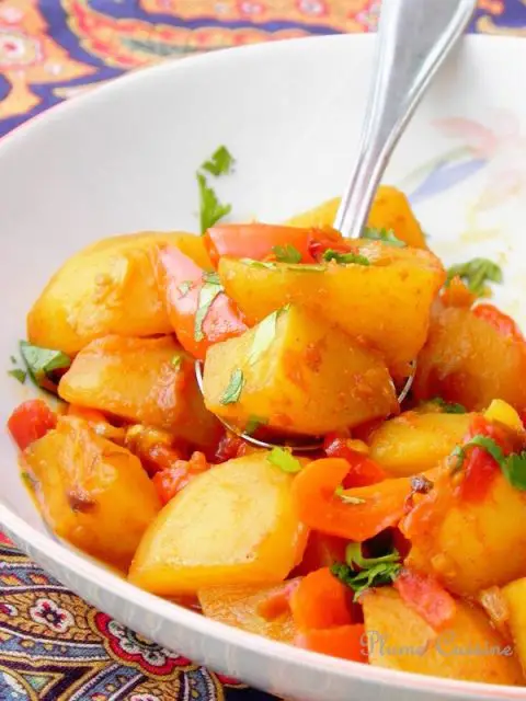 Recette-Pommes-de-terre-épicées-aloo-phujia