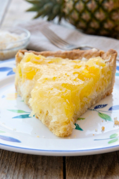 Part de tarte ananas coco exotique