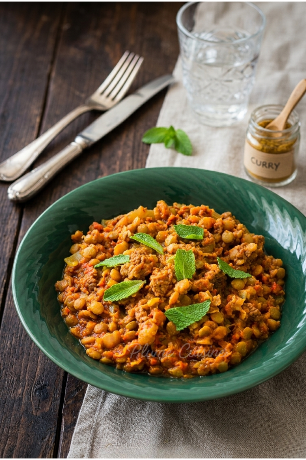 Plat de Curry de lentilles vertes à la viande d’agneau hachée