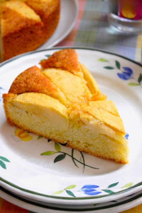 Tranche de gâteau aux pommes moelleux