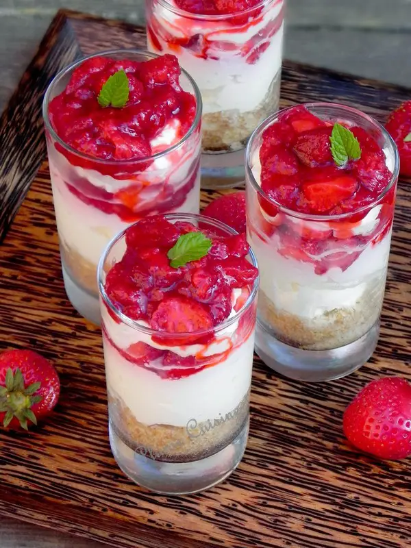 Verrine cheesecake aux fraises | Une Plume dans la Cuisine