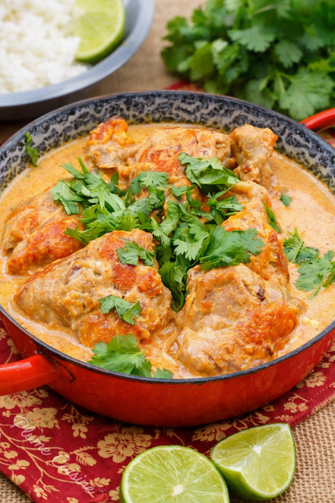Poulet thaï coco mijoté dans une sauce crémeuse au lait de coco