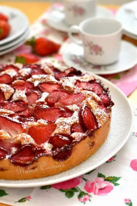 Gâteau-moelleux-aux-fraises 
