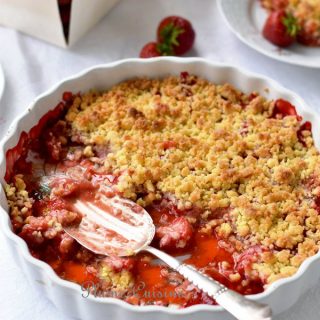 Crumble-aux-fraises-rapide