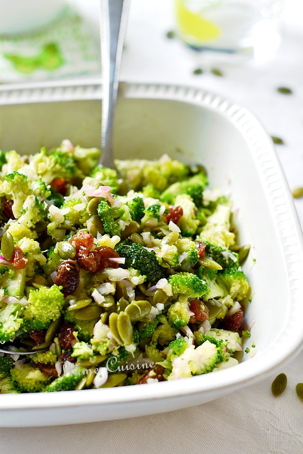 Salade-brocoli-raisins-graines-tournesol
