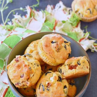 Muffins-olives-tomates-sechees-feta-recette