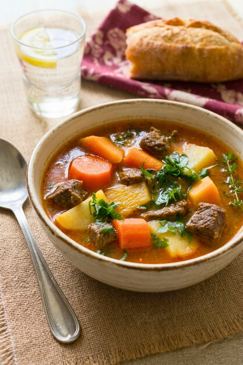 Soupe de bœuf aux légumes facile et réconfortante,